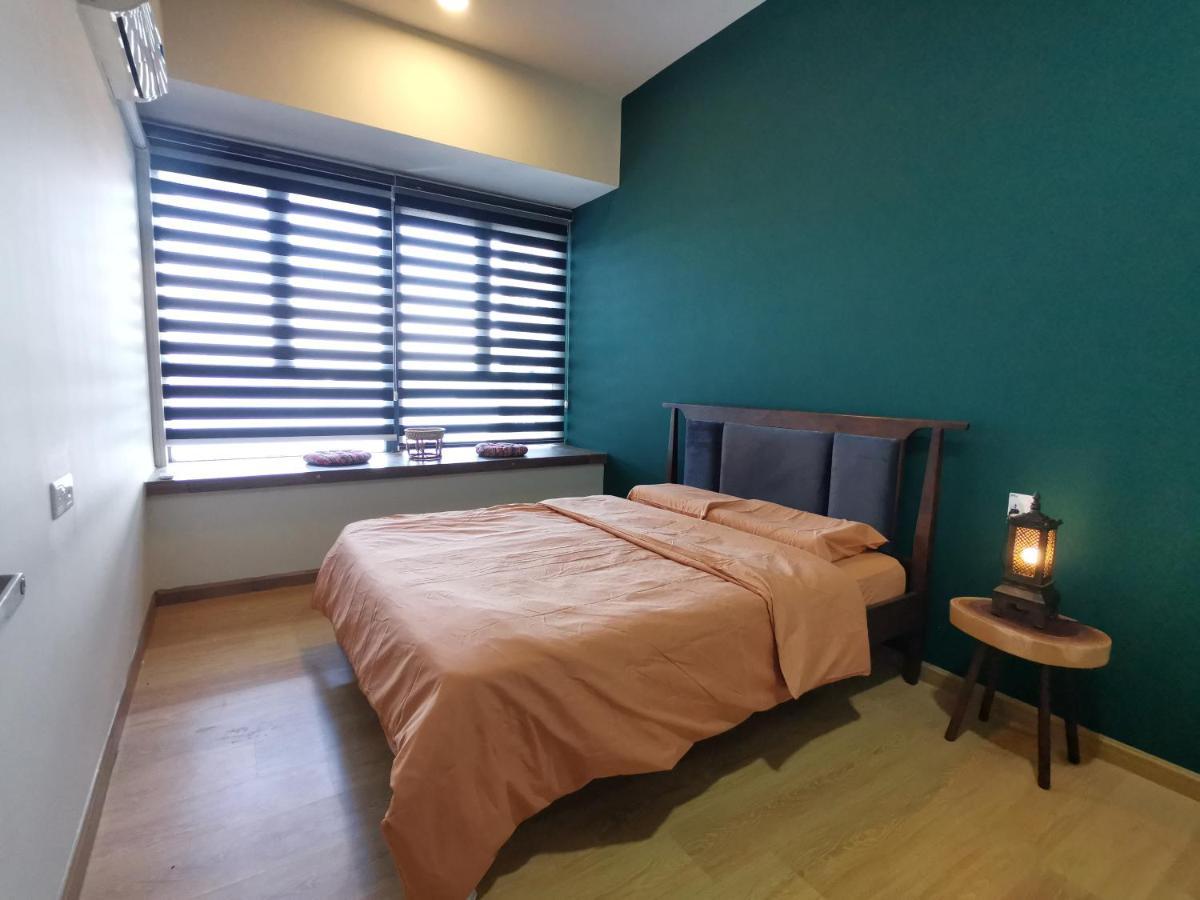 Country Garden Balinese @danga Bay Apartment